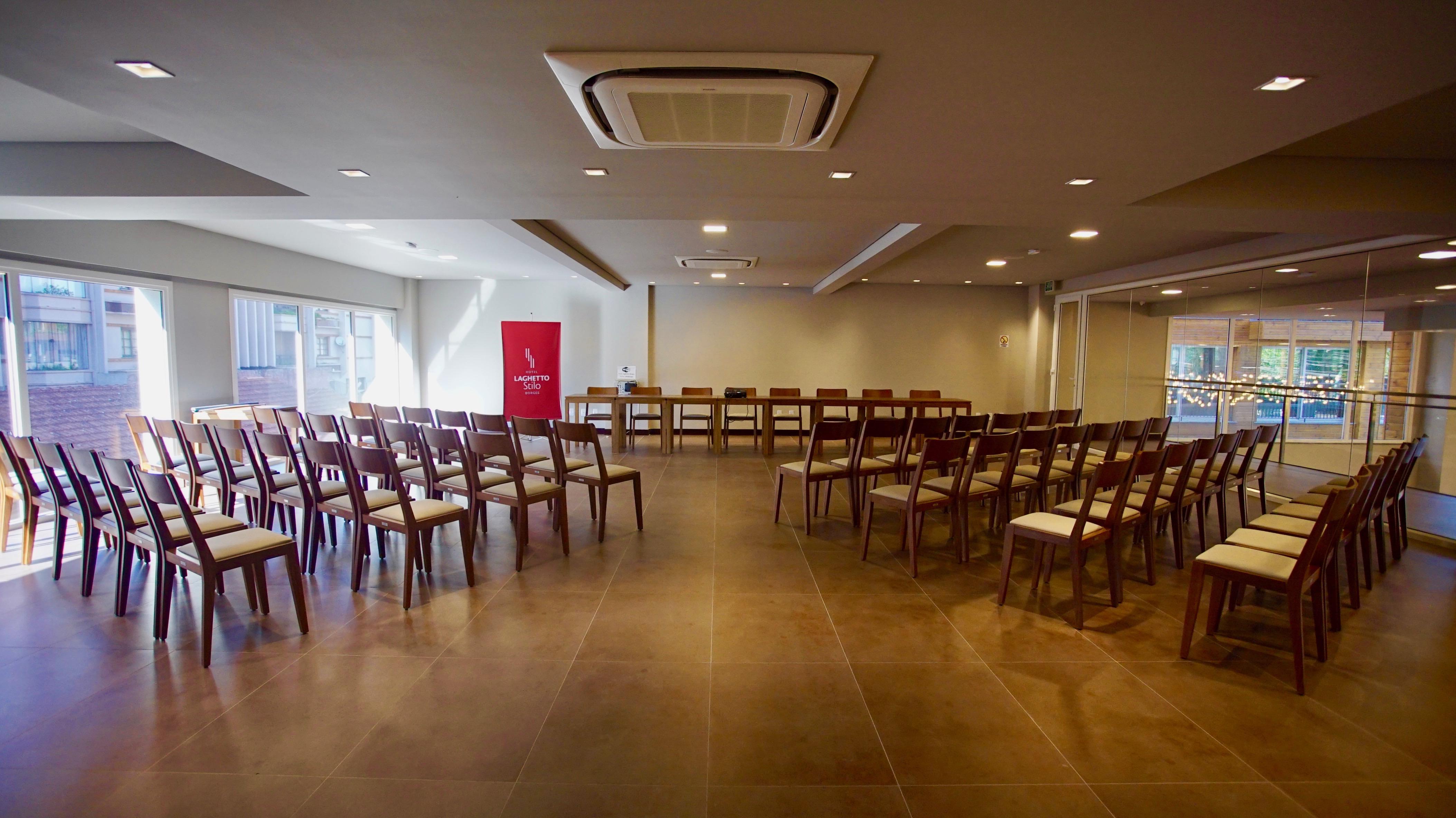 Hotel Laghetto Stilo Borges Gramado Eksteriør billede The meeting room