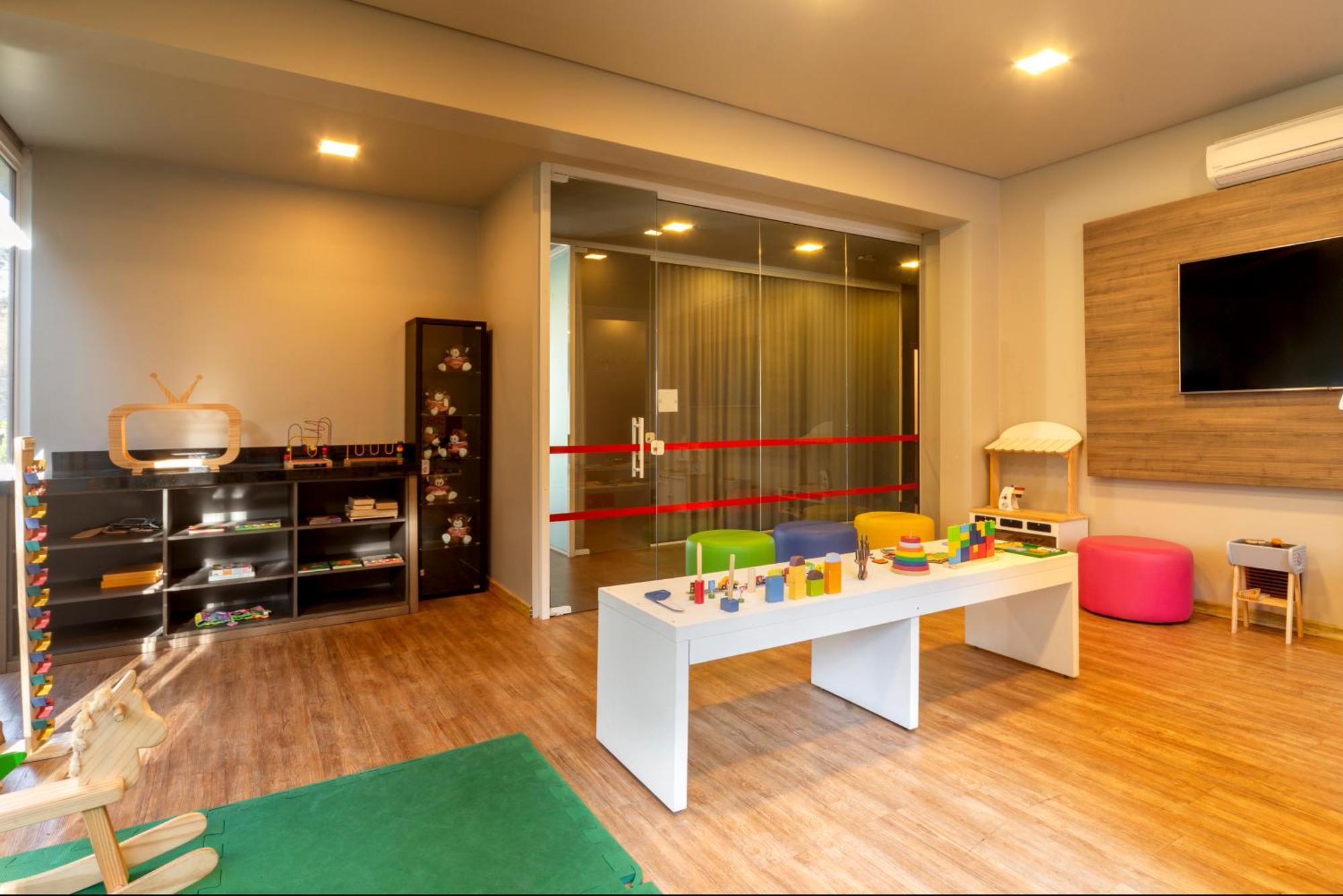 Hotel Laghetto Stilo Borges Gramado Eksteriør billede A child psychology office